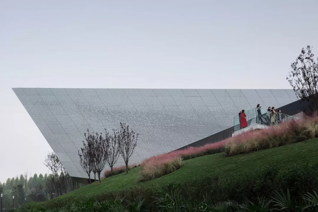 走廊挑臺看建筑 by蘇圣亮，天華建筑設(shè)計